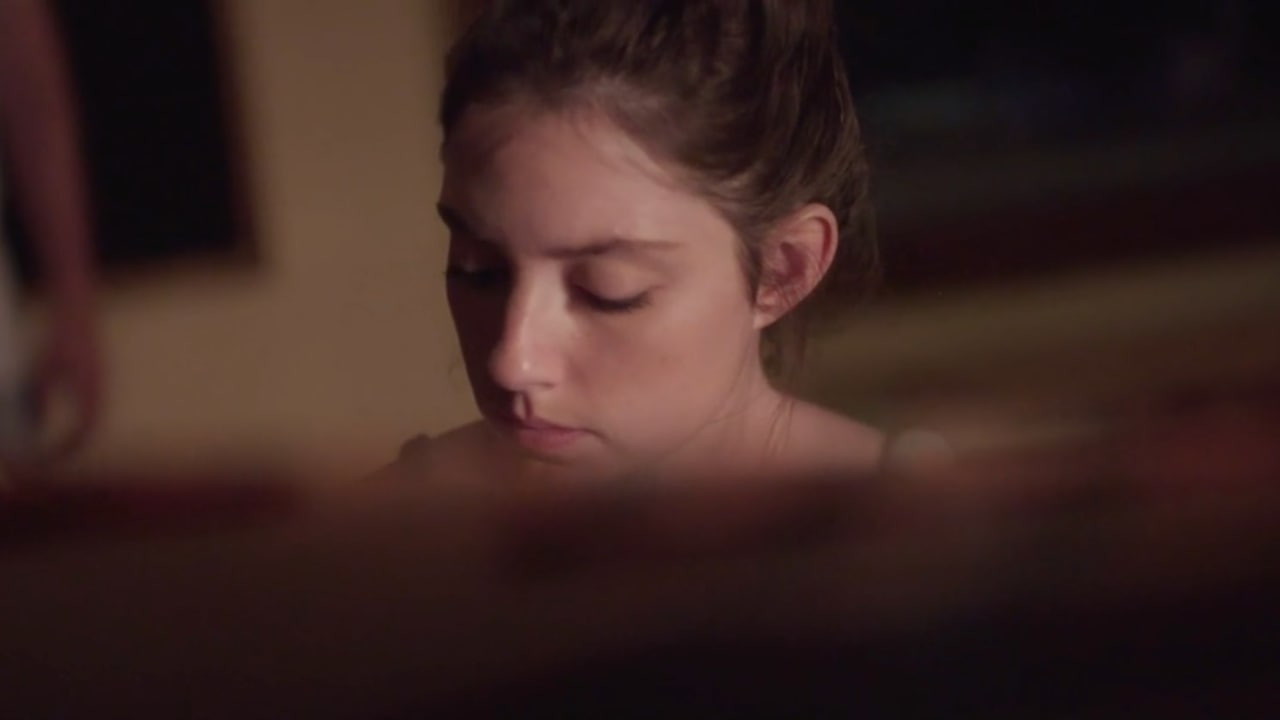 צפייה בסרט המלא - פזמון חוזר - לצפיה בטריילר